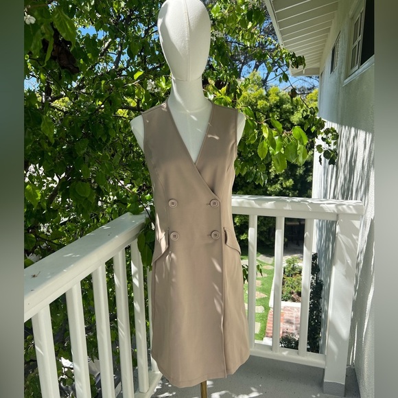 MAX STUDIO Sleeves Dress - Picture 10 of 10